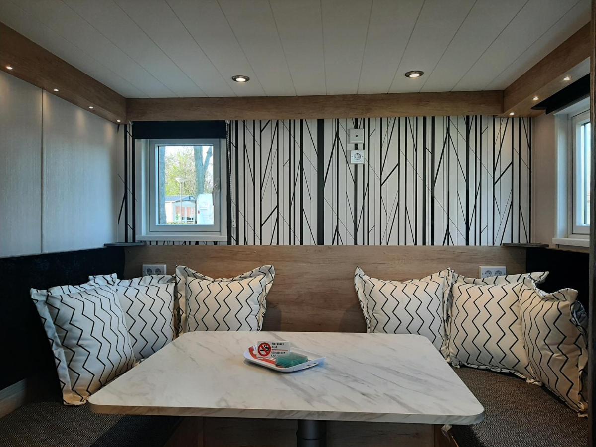 Camping De Vogel露营平台2*